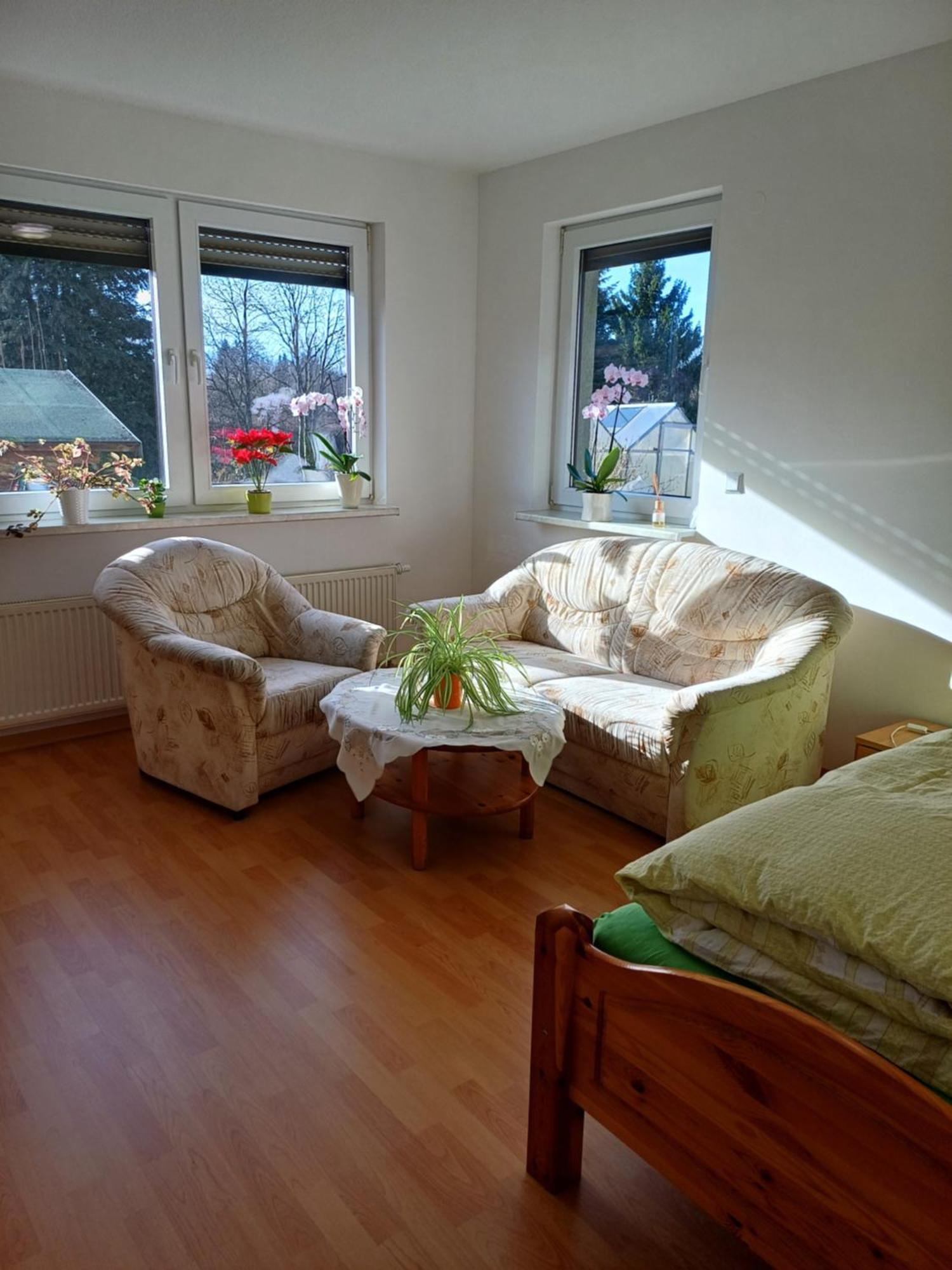 Thueringer Zimmer Suhl Exterior photo