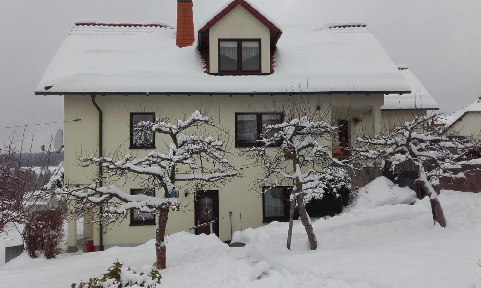 Thueringer Zimmer Suhl Exterior photo